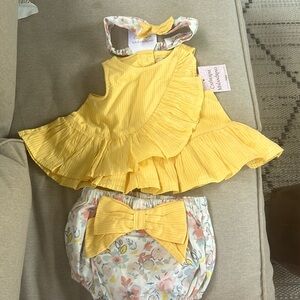 NWT 3 Piece Summer Outfit with Headband and detailed bow bloomers